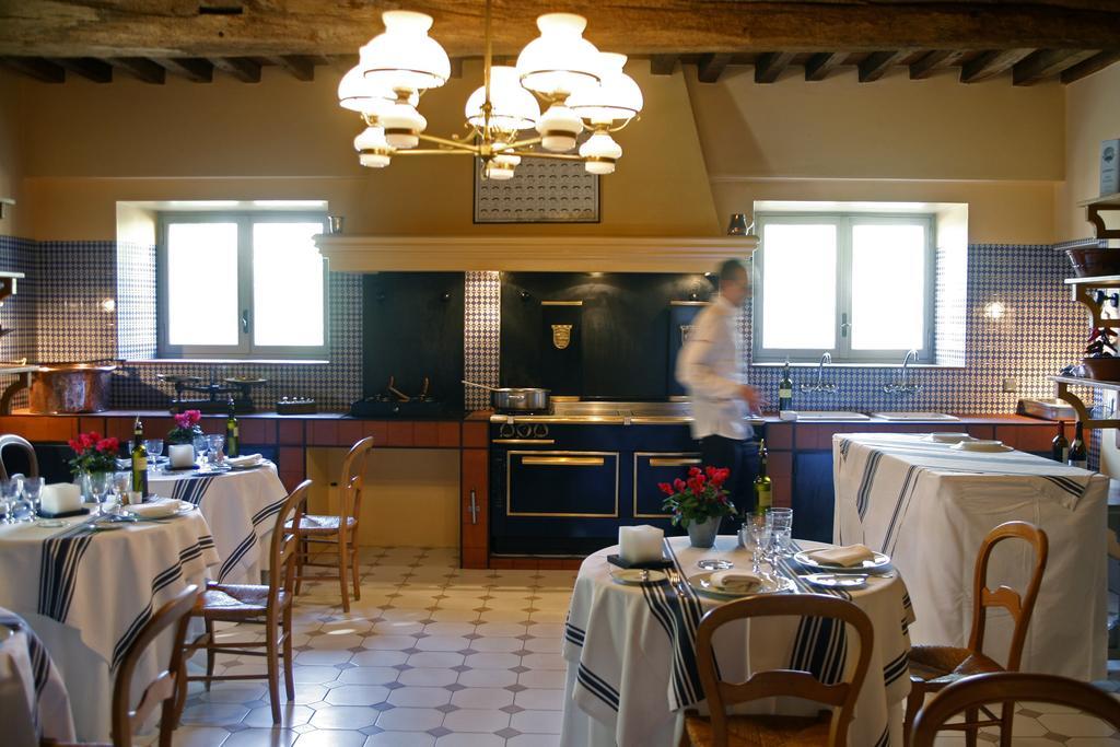 Le Mas De Peint - Hotel Et Restaurant อาร์ลส์ ภายนอก รูปภาพ