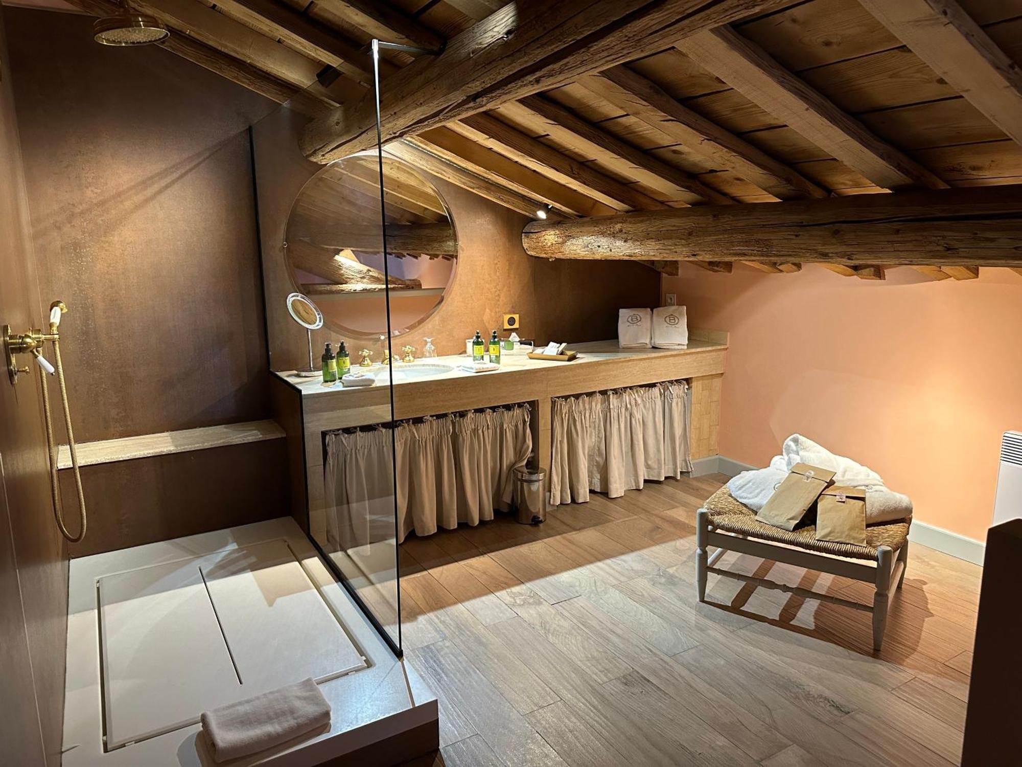 Le Mas De Peint - Hotel Et Restaurant อาร์ลส์ ภายนอก รูปภาพ