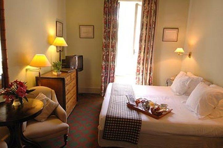 Le Mas De Peint - Hotel Et Restaurant อาร์ลส์ ภายนอก รูปภาพ