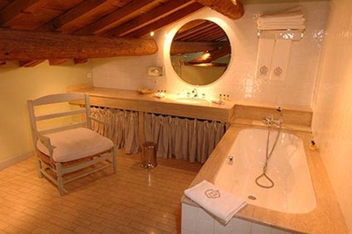 Le Mas De Peint - Hotel Et Restaurant อาร์ลส์ ภายนอก รูปภาพ