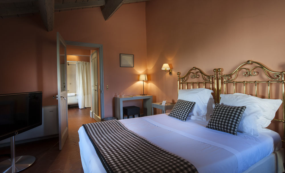 Le Mas De Peint - Hotel Et Restaurant อาร์ลส์ ภายนอก รูปภาพ