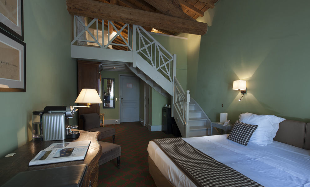 Le Mas De Peint - Hotel Et Restaurant อาร์ลส์ ภายนอก รูปภาพ
