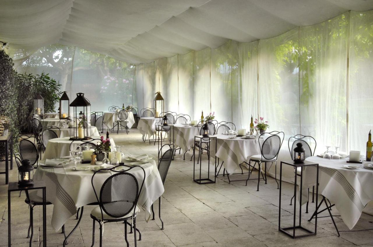 Le Mas De Peint - Hotel Et Restaurant อาร์ลส์ ภายนอก รูปภาพ